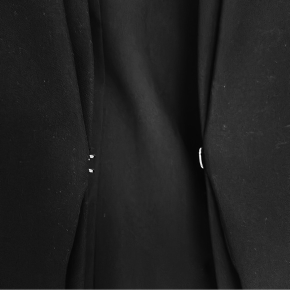 🆕 Ann Taylor Classic Double V Collarless Jacket.  Black. Size 6.  NWT. - Picture 5 of 15